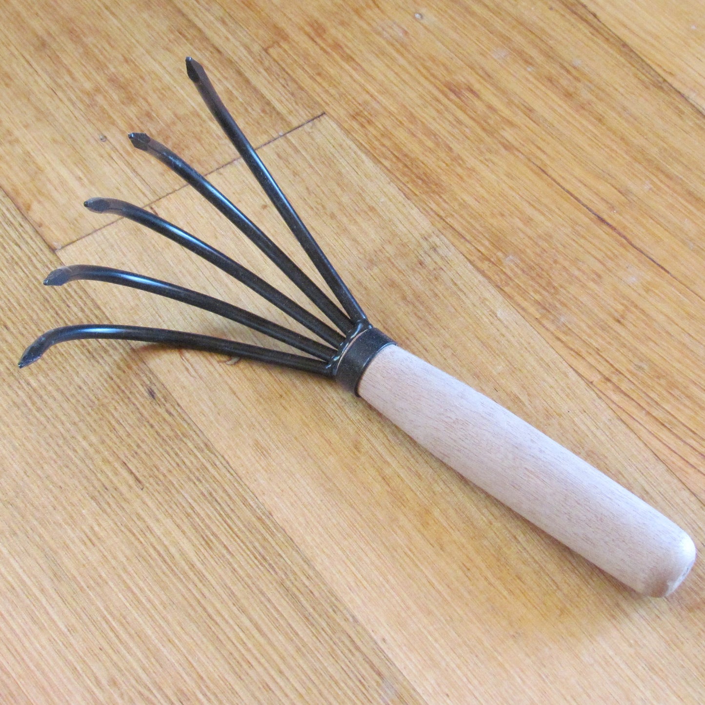 Hand Garden Tool - Ninja Claw Rake & Cultivator